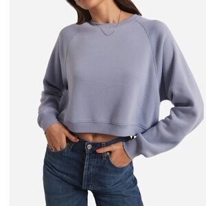 Stylish Lavender Cropped Sweatshirt